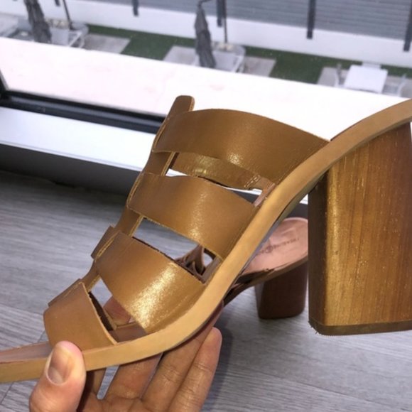 Treasure & Bond Camel Block Heels - Picture 4 of 4